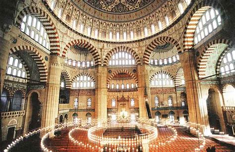 “The Mosque of Selim II” - A Tapestry of Light and Shadow Woven with Exquisite Detail!